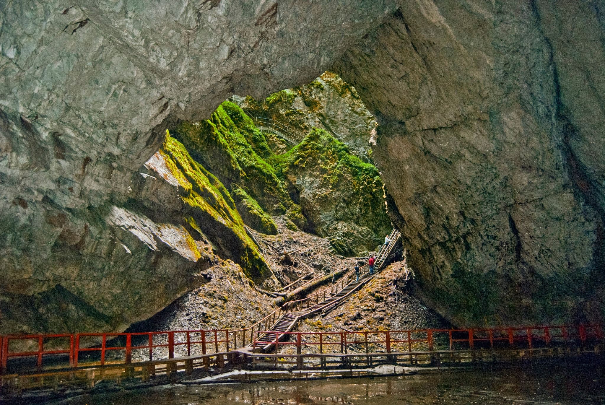 Scărișoara Cave