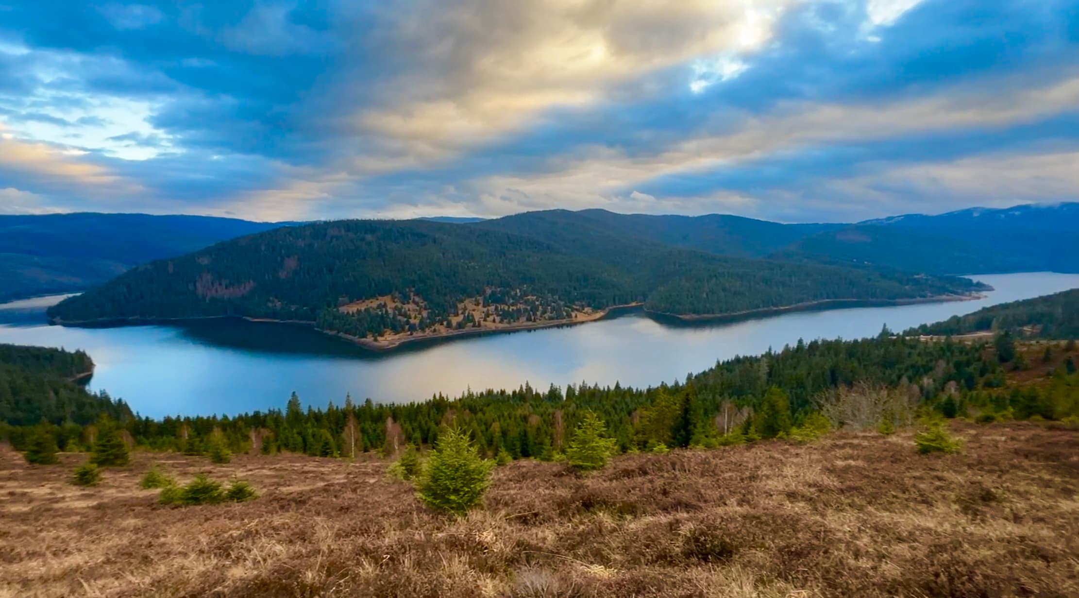 Beliș Lake