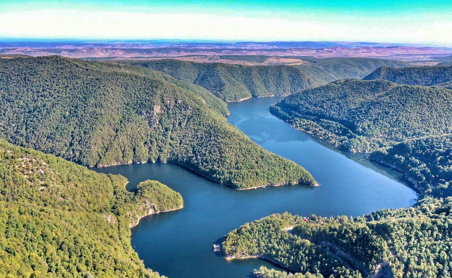 Tarnița Lake